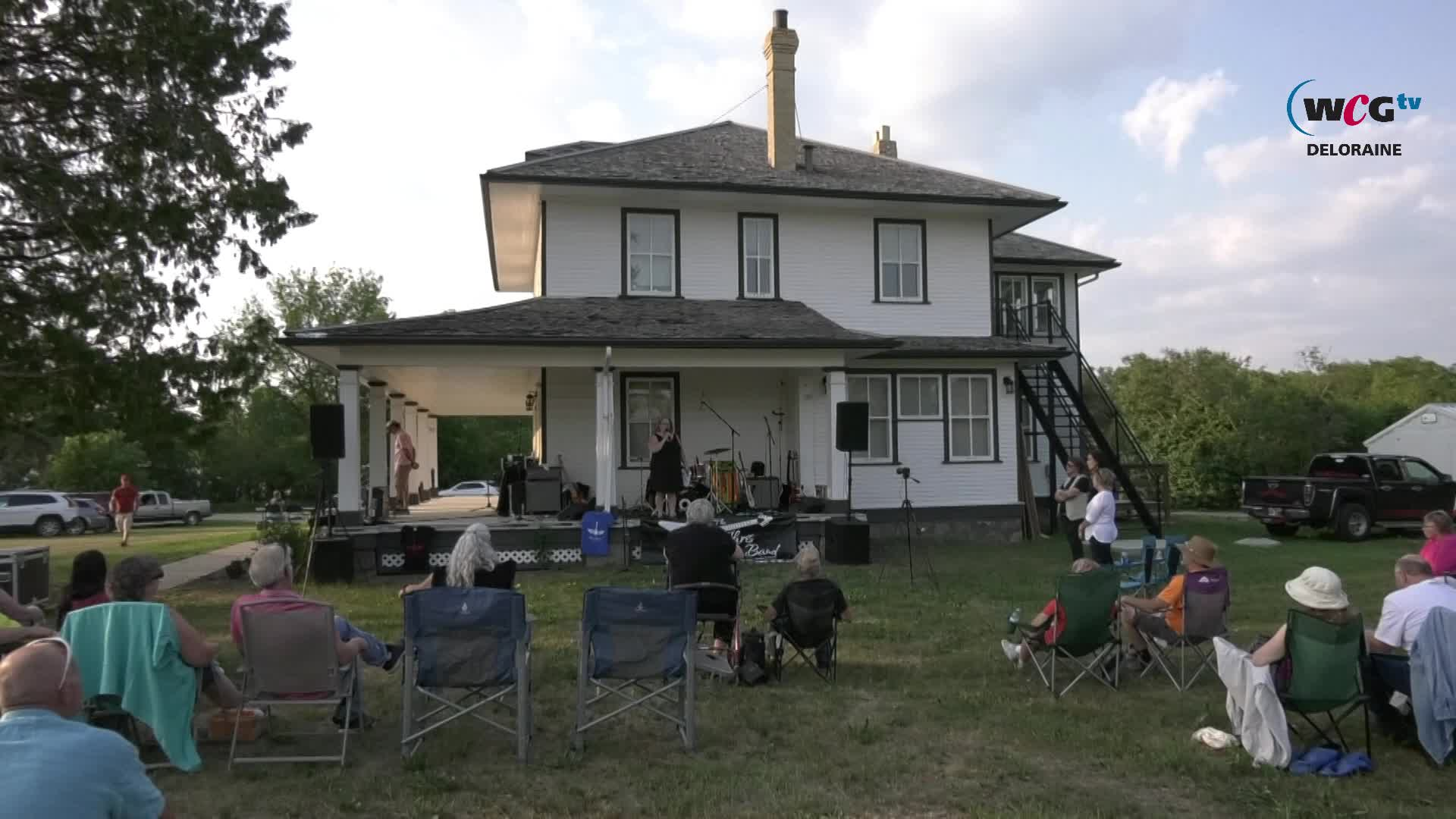 Thumbnail image for Delo_Killarney Heritage House for the Arts Porch Conerct The Chris Ghidoni Band_July10_2021