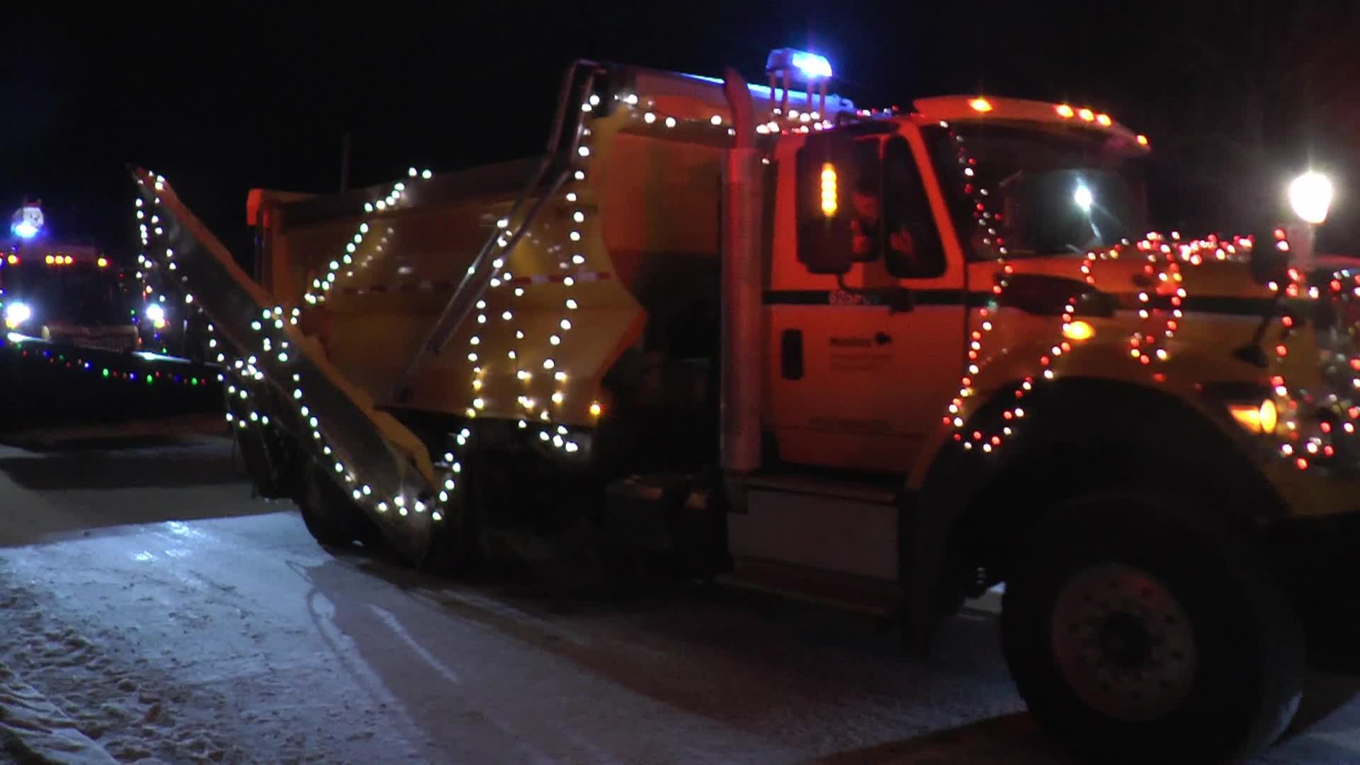 Thumbnail image for Daup-29Nov25ParadeofLights