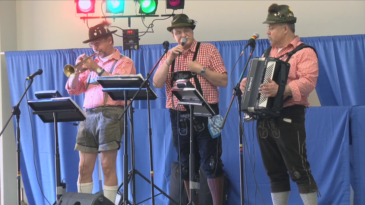 Thumbnail image for Swan-2018FolkFest(04)BMWOktoberfest-Jun15