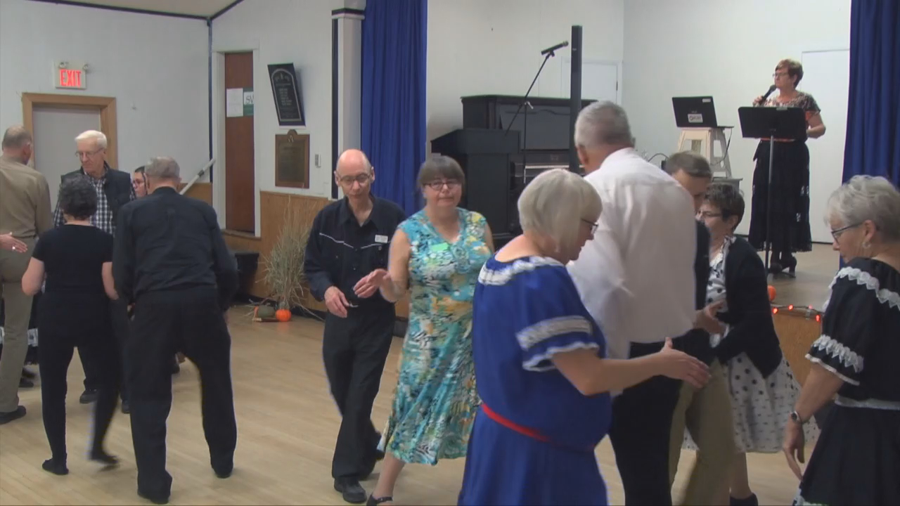 Thumbnail image for Swan-2018SquareDancing-Oct13